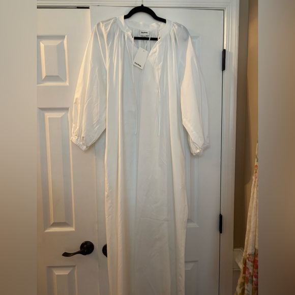 Darling Society • White Balcony Dress - Picture 5 of 8